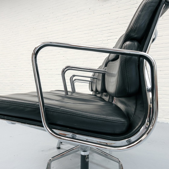 Image 1 of Eames Soft Pad Ea 207 Chair Vitra