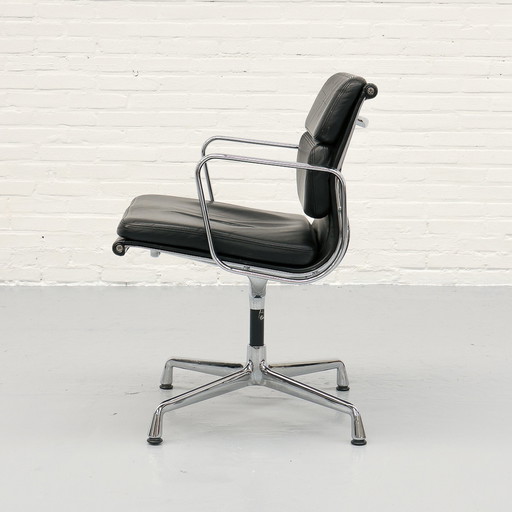 Eames Soft Pad Ea 207 Chair Vitra