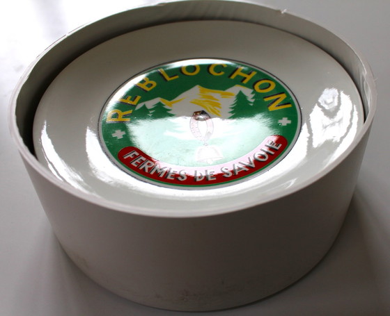 Image 1 of 6x Porcelaine de Paris Cheese Plates