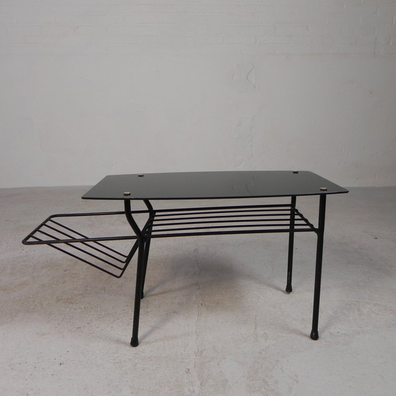 Image 1 of Tavolino da caffè vintage con portariviste, anni '50