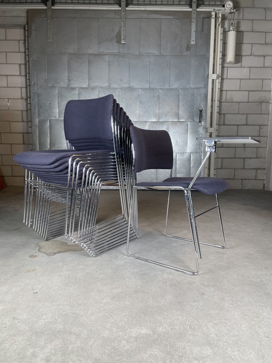 Image 1 of 10x chaises Howe 40/4 avec table par David Rowland (bleu)