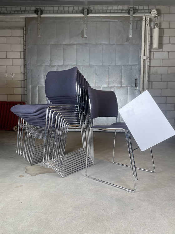 Image 1 of 10x chaises Howe 40/4 avec table par David Rowland (bleu)