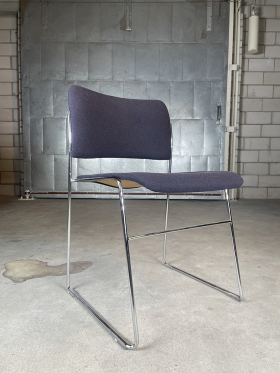 Image 1 of 10x chaises Howe 40/4 avec table par David Rowland (bleu)