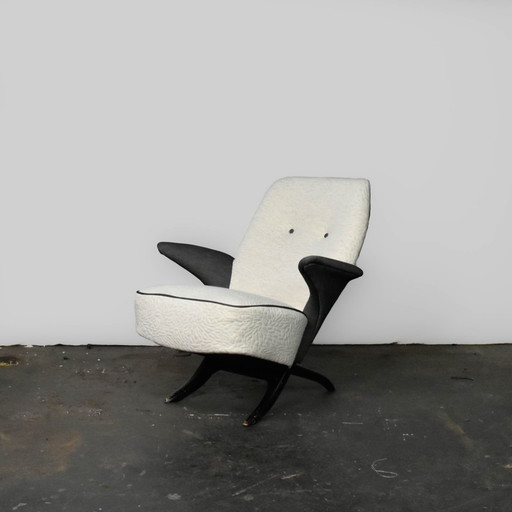 Artifort Penguin Chair