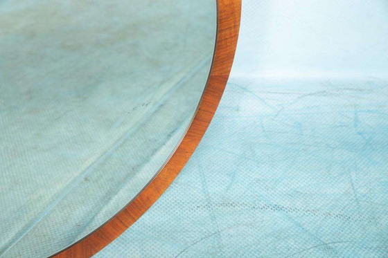 Image 1 of Miroir rond vintage en bois de noyer, miroir midmod des années 60
