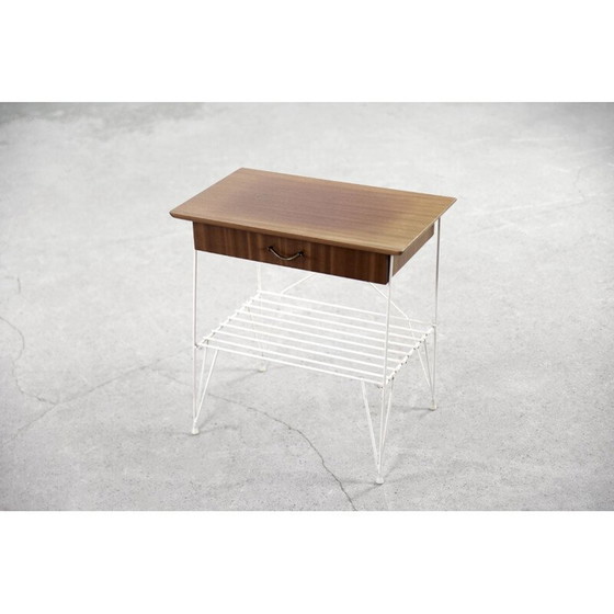 Image 1 of Comodino vintage scandinavo in noce marrone con gambe in metallo bianco, anni '60