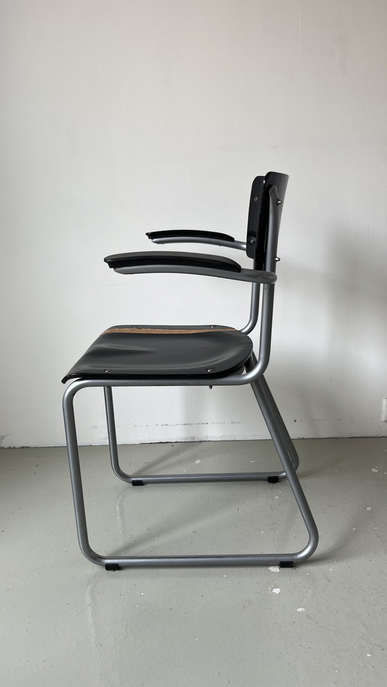 Image 1 of 4 x Ahrend the circle tubular frame chair