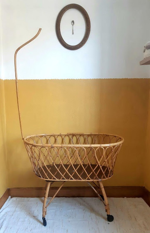 Swan-neck rattan cradle circa 1960