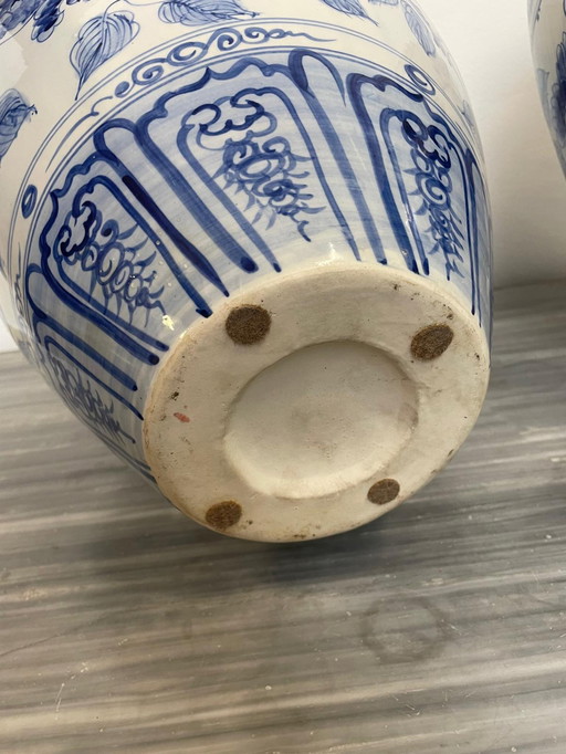 2x Mid Centery Chinese Vases