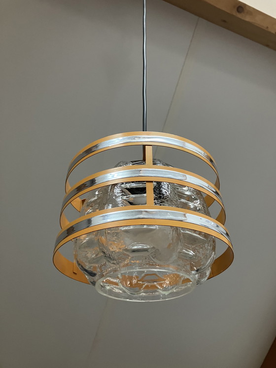 Image 1 of Lampe suspendue vintage des années 1970, verre avec anneau en fer