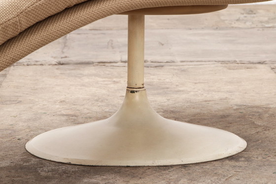 Image 1 of Vintage Lounge armchair reupholstered from the 1960s in the style of Knoll.