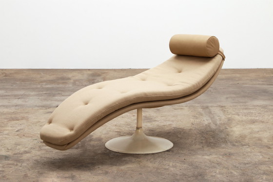 Image 1 of Vintage Lounge armchair reupholstered from the 1960s in the style of Knoll.