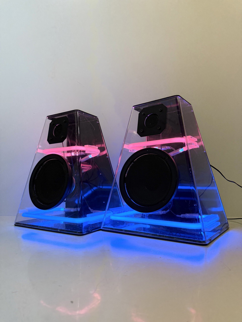 スピーカー・ウーファー CLEO AUDIO SPEAKERS by CICENA Cicena - Cleo Pink & Blue Neon Stereo Speakers (2) in United