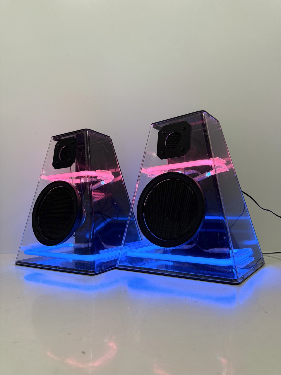 スピーカー・ウーファー CLEO AUDIO SPEAKERS by CICENA Cicena - Cleo Pink & Blue Neon Stereo Speakers (2) for Sale