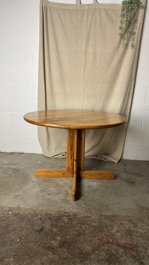 Oval Round Extendable Lacquered Pine Table, Daumiller Style