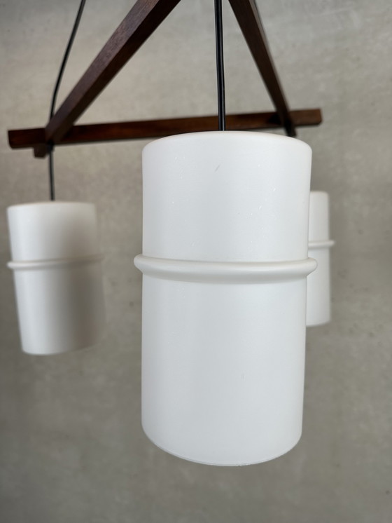 Image 1 of Lampada a sospensione vintage 'Japandi' in teak e opalino