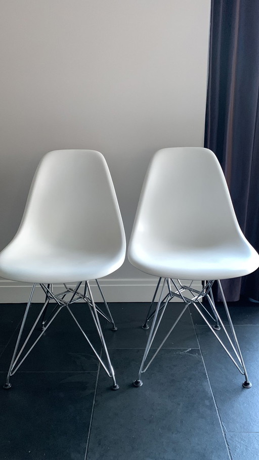 2x Vitra Eames chairs white