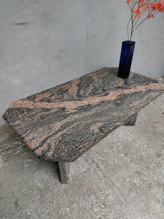 Image 1 of table basse en granit 80'