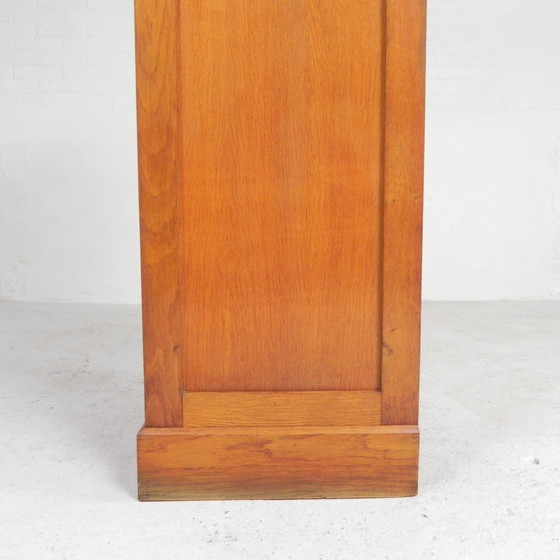 Image 1 of Armoire à volets roulants en chêne avec 1 volet, 151 cm de haut, années 1950