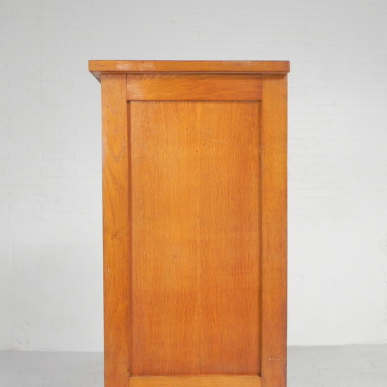 Image 1 of Armoire à volets roulants en chêne avec 1 volet, 151 cm de haut, années 1950