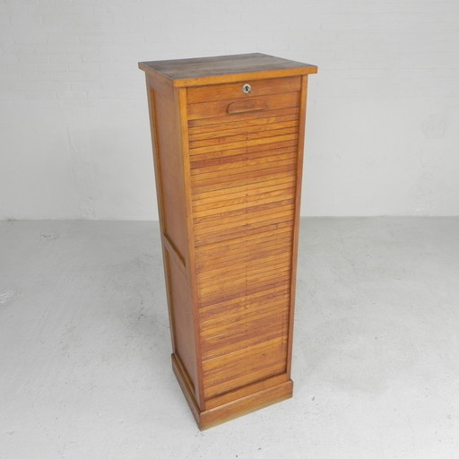 Armoire à volets roulants en chêne avec 1 volet, 151 cm de haut, années 1950