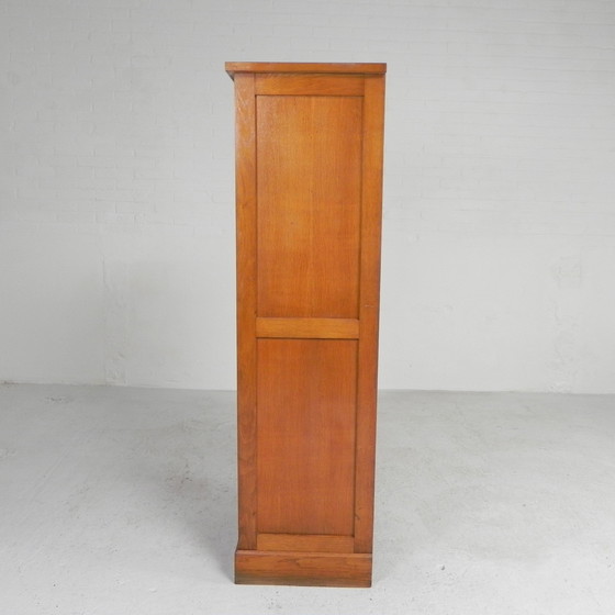 Image 1 of Armoire à volets roulants en chêne avec 1 volet, 151 cm de haut, années 1950