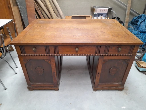 Art deco desk