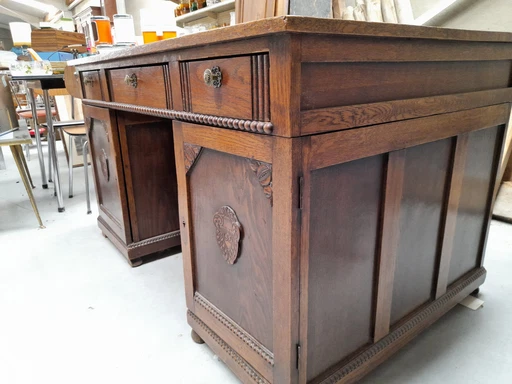 Art deco desk