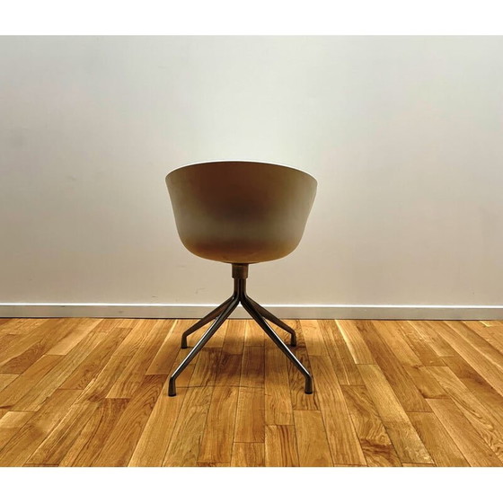 Image 1 of Vintage armchair in plastic and aluminum by Hee Welling