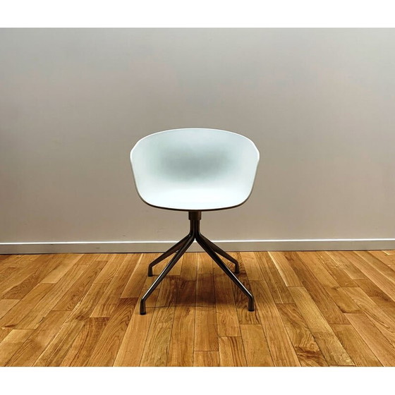 Image 1 of Vintage armchair in plastic and aluminum by Hee Welling