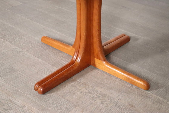 Image 1 of Extendable Round To Oval Dining Table In Teak, Denmark 1960S