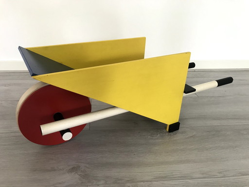 Children's wheelbarrow