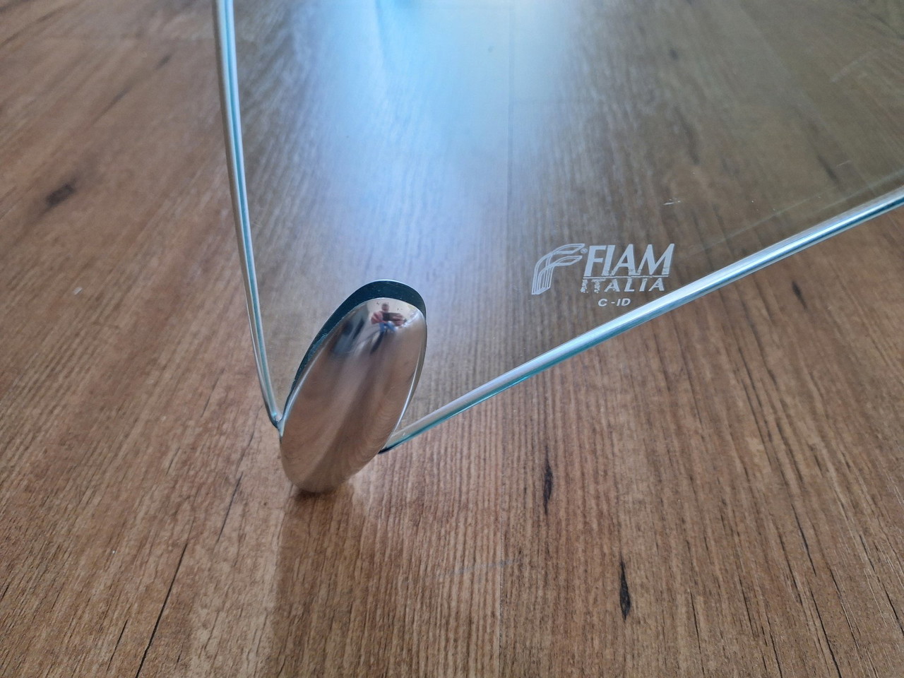 Fiam Coffee Table Model Genio | €625 | Whoppah