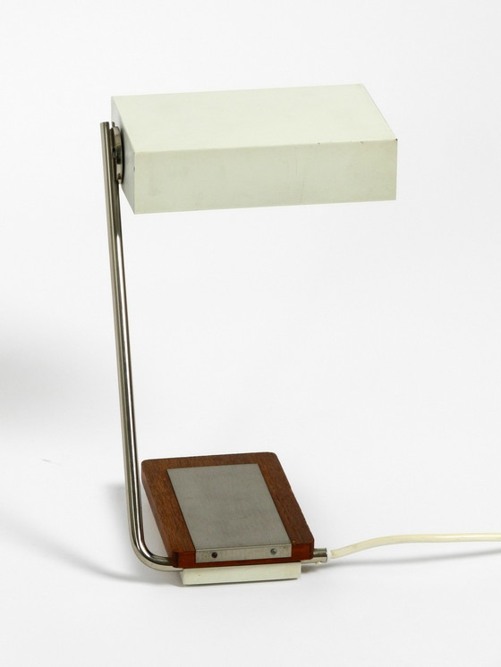 Image 1 of Rare lampe de table Kaiser en métal et teck, originale des années 1960