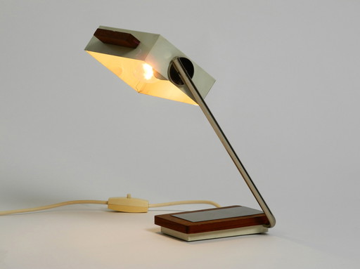 Rare lampe de table Kaiser en métal et teck, originale des années 1960