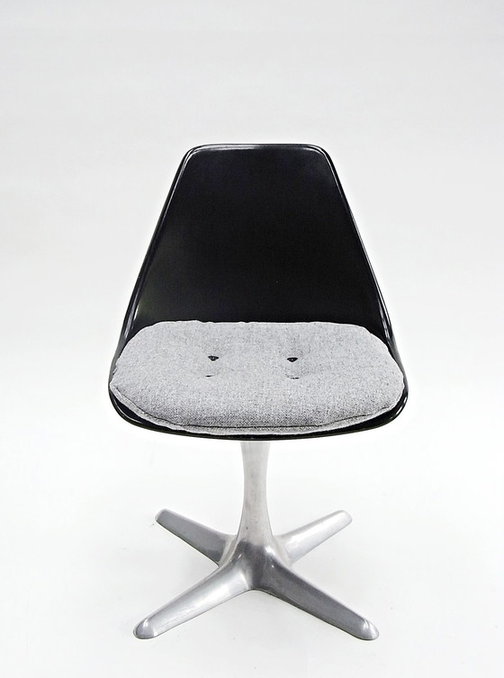 Image 1 of Shell chair, Tulip Chair By Maurice Burke For Arkana, Kvadrat