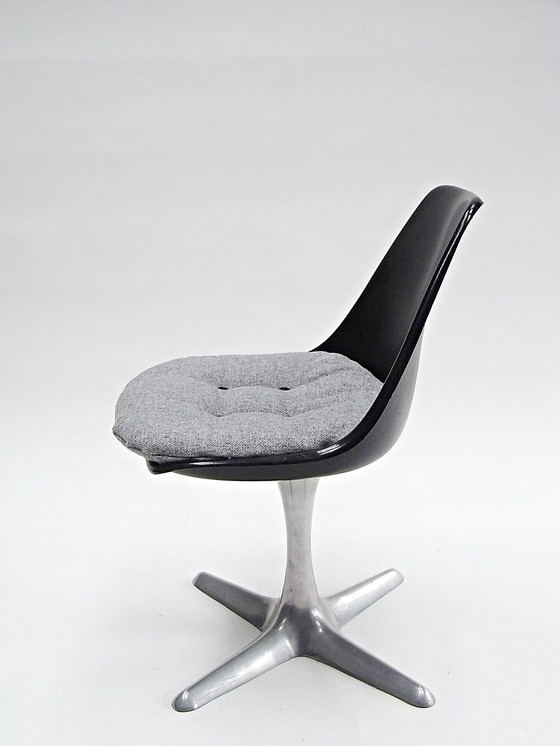 Image 1 of Shell chair, Tulip Chair By Maurice Burke For Arkana, Kvadrat