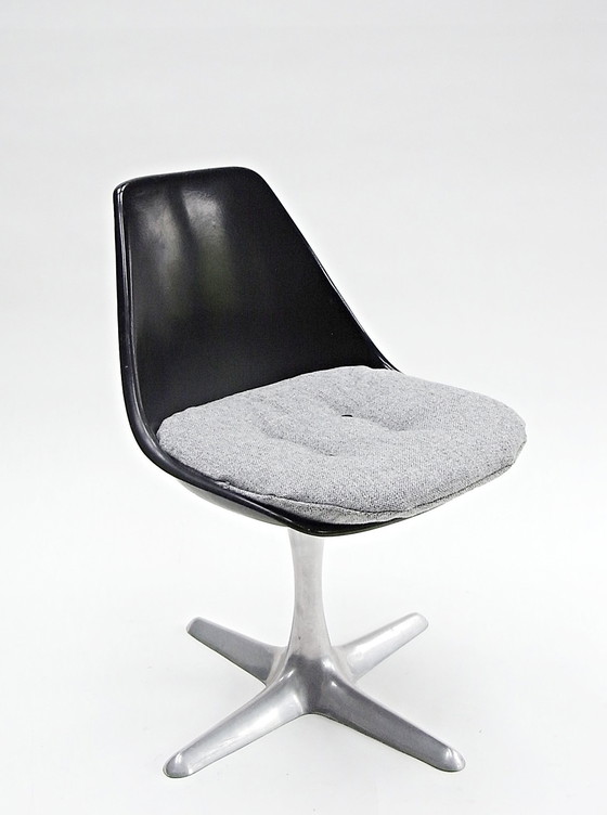 Image 1 of Shell chair, Tulip Chair By Maurice Burke For Arkana, Kvadrat