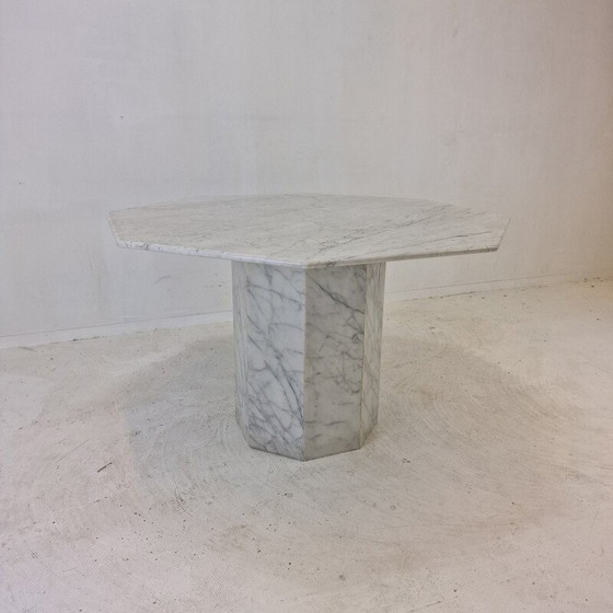 Image 1 of Vintage octagonal dining table in Carrara marble, Italy 1960
