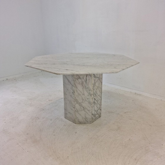 Image 1 of Vintage octagonal dining table in Carrara marble, Italy 1960