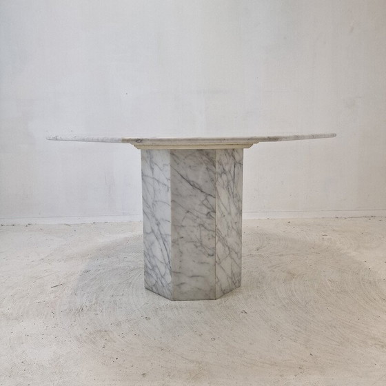 Image 1 of Vintage octagonal dining table in Carrara marble, Italy 1960