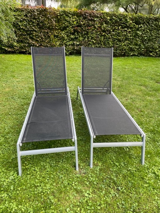 2 chaises longues satellites