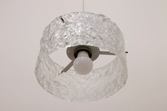 Image 1 of Egon Hillebrand Lampe en verre glacé, 1960 Allemagne.