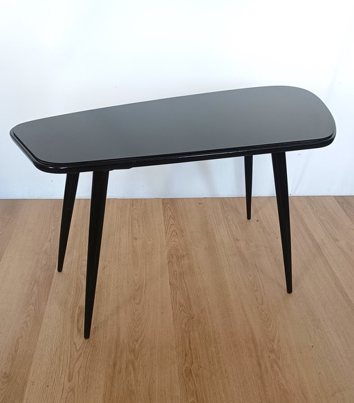 Table basse des années 50 avec plateau en verre