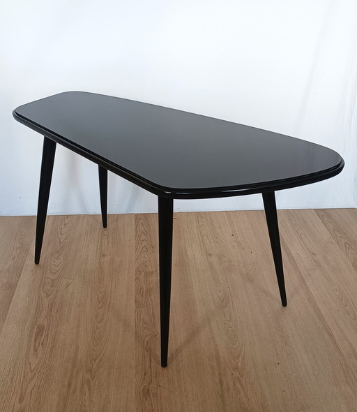 Table basse des années 50 avec plateau en verre