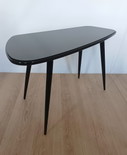 Table basse des années 50 avec plateau en verre