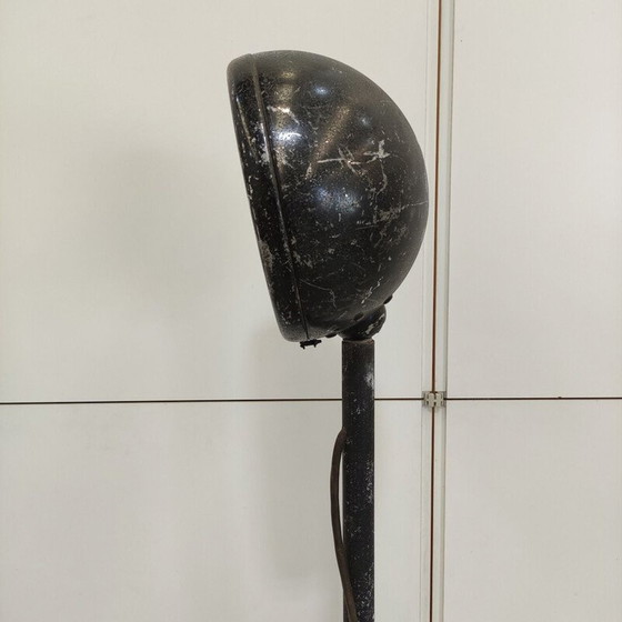 Image 1 of Lampada da terra vintage con proiettore a treppiede regolabile