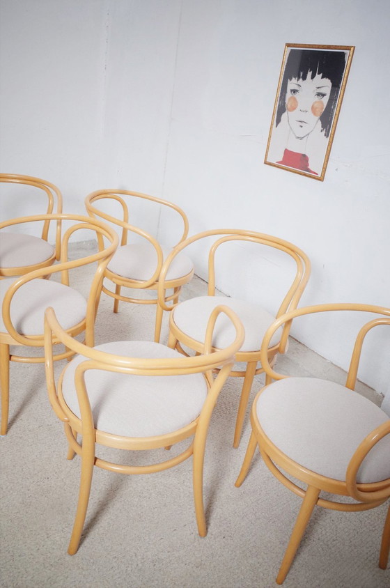 Image 1 of 1 de 6 Sillas Thonet originales 209 Madera curvada clara
