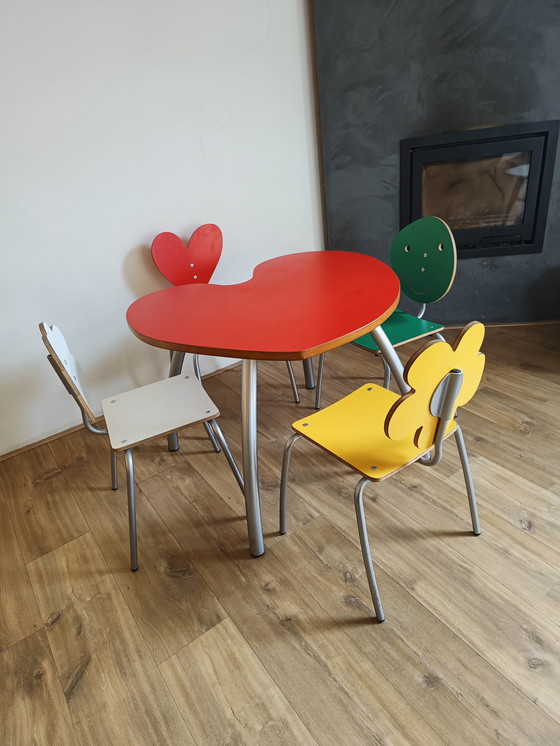 Image 1 of Agatha Ruiz de la Prada children's table with chairs