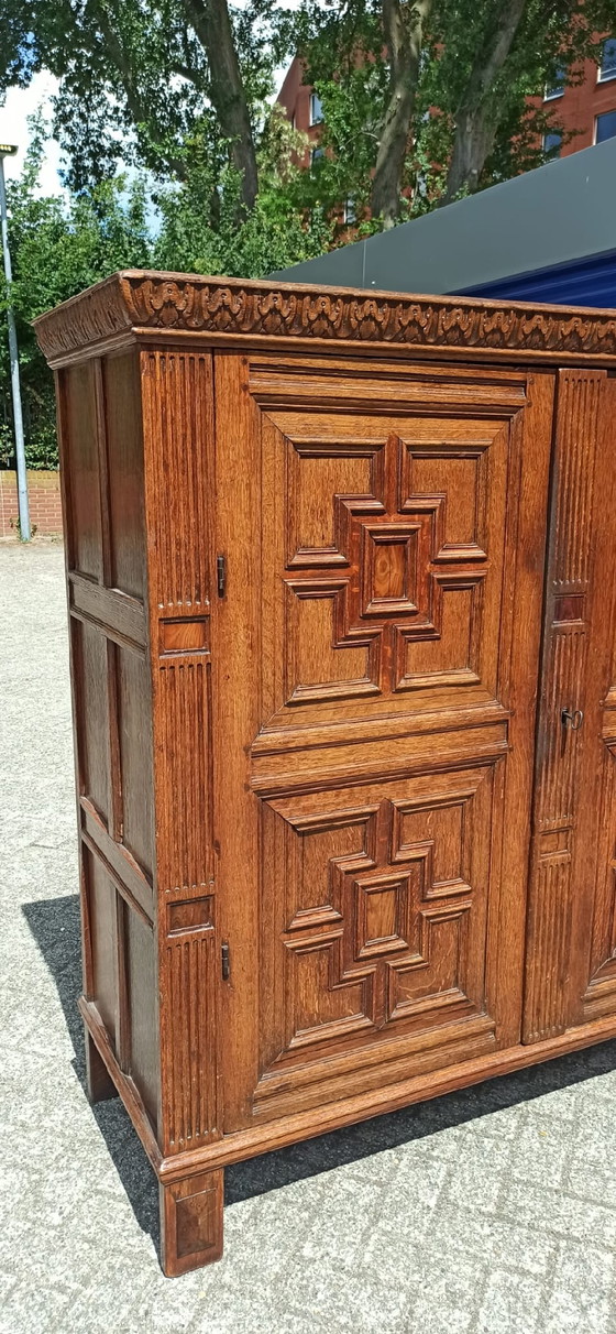 Image 1 of Armoire en chêne Zeeland